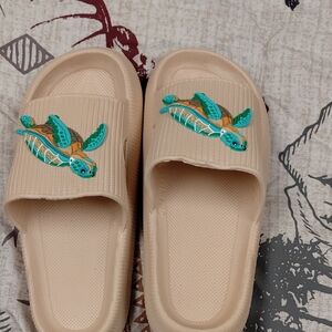 Women's Beige Slide Sandals with Turtle Accent - Casual Pool Slides